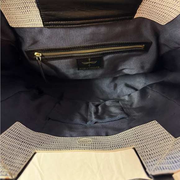 Pour La Victoire Black and White Tote Bag with Color-Block Design - Picture 4 of 9